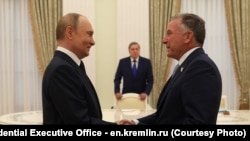 استیو ویتکاف، فرستاده ویژه دونالد ترامپ، و ولادیمیر پوتین، رئیس‌جمهوری روسیه (آرشیو: ۱۵ مرداد ۱۴۰۴) 