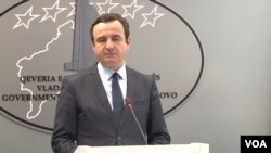ARHIVA - Premijer Kosova Aljbin Kurti na konferenciji za novinare u Prištini, 22. septembar 2021. (Foto: VOA)