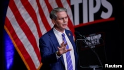 Pendiri Key Square Grup, Scott Bessent, sedang berbicara di kampanye capres Partai Republik, Donald Trump di Asheville, North Caroline, 14 Agustus 2024. (Foto: Jonathan Drake/Reuters)