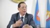 Sok Eysan, a spokesman and lawmaker of Cambodian's People Party, gave an interview to VOA in his office at CPP's headquarter in Phnom Penh on October 12, 2016. (Hean Socheata/ VOA Khmer)