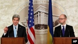 Спільна прес-конференція в Києві державного секретаря Джона Керрі і прем’єр-міністра Арсенія Яценюка, 5 лютого