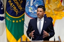 Penjabat Sekretaris Departemen Keamanan Dalam Negeri Chad Wolf dalam sebuah acara di kantor pusat DHS di Washington, Rabu, 9 September 2020. (Foto AP / Susan Walsh)