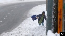 Cars and trucks in stopped traffic on Interstate 5 near Dunsmuir, Calif., Nov. 27, 2019.