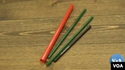 Badan lingkungan utama Inggris mengumumkan larangan terhadap sedotan minuman plastik (foto: ilustrasi). 