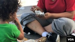 Un panel de tres jueces en San Francisco dictaminó el jueves 15 de agosto de 2019 que la Administración Trump había violado un acuerdo de conciliación de 1997 que requiere que el gobierno brinde instalaciones "seguras y sanitarias".