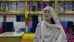 زن کارآفرین افغان زمینه کار را برای شماری زنان افغان در کویته فراهم کرده است 