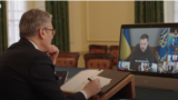 Kryeministri britanik Keir Starmer duke marrë pjesë në një takim virtual (15 mars 2025)