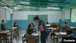 Fabiana Duarte, maestra venezolana, gana un salario equivalente a 3 dólares mensuales. Foto cortesía.
