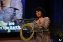 Honduran environmentalist Berta Caceres speaks in San Francisco during the 2015 Goldman Environmental Prize award ceremony, April 20, 2015.