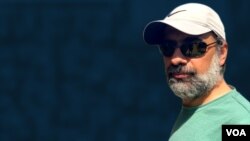 رضا(نوید) میهن‌دوست، نویسنده و کارگردان ایرانی