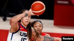 FILE PHOTO: Basketball - Women - Gold medal match - United States v Japan