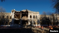 Muonekano unaonyesha jengo la jumba la mazoezi lililoharibiwa na shambulio la kombora la Russia huko Mykolaiv, Ukraine Novemba 1, 2022. REUTERS
