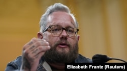 Džejson Van Tatenhov, bivši portparol ultradesničarskih "Čuvara zakletve" tokom svedočenja u Kongresu