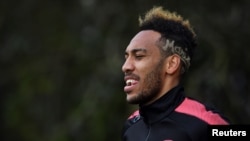 Pierre-Emerick Aubameyang sur le terrain d'Arsenal à Londres, Angleterre, le 4 avril 2018