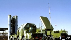Russian S-300 anti-aircraft missile system is on display in an undisclosed location in Russia. (file photo)
