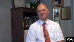 Dr. Thomas Kosten, a psychiatrist at Baylor College of Medicine in Houston, says kratom is addictive, but to a lesser extent than heroin, and it is not favored by drug users. (G. Flakus/VOA)