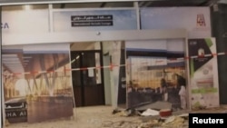 
Kerusakan pada Bandara Abha di Arab Saudi setelah diserang oleh kelompok Houthi dari Yaman, di Abha, Arab Saudi, 12 Juni 2019.
