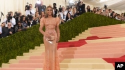 Beyonce Knowles arrives at The Metropolitan Museum of Art Costume Institute Benefit Gala, celebrating the opening of "Manus x Machina: Fashion in an Age of Technology" on May 2, 2016, in New York.