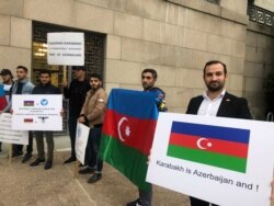 Konqres qarşısında etiraz