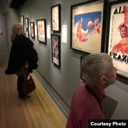 Exhibit scene illustrating the scope of LeRoy Neiman and George Kalinsky's work with Ali, New York Historical Society Museum & Library. (B. Shusman/VOA)