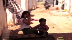 Табори біженців розрослись у злиденні містечка