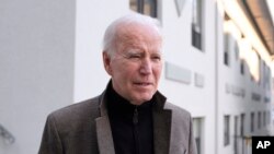 প্রেসিডেন্ট বাইডেন চেষ্টা করছেন ইউক্রেনের জন্য ৬০০ কোটি ডলারের সাহায্য নিশ্চিত করতে। ফটোঃ ১৭ ফেব্রুয়ারি, ২০২৪।