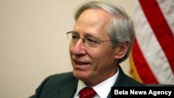 Ambasador SAD u Srbiji, Majkl Kirbi