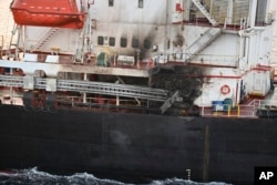 Kapal milik AS Genco Picardy diserang drone pembawa bom yang diluncurkan oleh pemberontak Houthi Yaman di Teluk Aden, Kamis, 18 Januari 2024. (Indian Navy via AP,)