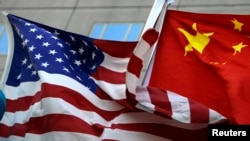 China mengecam AS atas sanksi-sanksi baru yang diberlakukan terhadap sejumlah pejabat China dan penjualan peralatan militer ke Taiwan, Selasa (8/12). (Foto: ilustrasi).