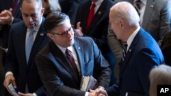 Спикерот на Претставничкиот дом бараше средба со Бајден