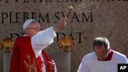 Francisco tiene planes de visitar Egipto el 28 y 29 de abril y existe gran preocupación por su seguridad durante el viaje.