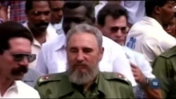 Громада кубинських вигнанців у Маленькій Гавані, Флорида, святкує смерть Фіделя Кастро. Відео