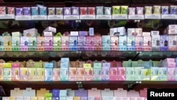 Vejpovi u prodavnici u Koloradu, maj 2024. (REUTERS/Kevin Mohatt)
