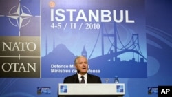 US Defense Secretary Robert Gates conducts a news conference in Istanbul, Turkey, 05 Feb 2010