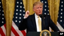 Presiden Donald Trump berpidato dalam KTT Media Sosial di Ruang Timur (East Room) Gedung Putih, Washington, D.C., 11 Juli 2019. 