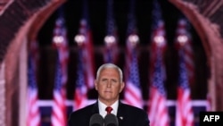 Wakil Presiden AS Mike Pence berbicara pada malam ketiga Konvensi Nasional Partai Republik di Monumen Nasional Fort McHenry di Baltimore, Maryland, 26 Agustus 2020. (Foto: AFP/Saul Loeb)