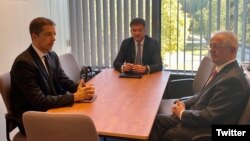 Predstavnici Beograda i Prištine na sastanku sa Miroslavom Lajčakom (izvor: Tviter profil Miroslava Lajčaka)