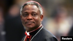 Para pemain Jerman merayakan gelar juara Piala Dunia ke-4 setelah menaklukkan Argentina 1-0 dalam pertandingan di stadion Maracana, Rio de Janeiro, Brazil, Minggu (13/7).&nbsp;(Reuters/Darren Staples)