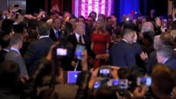 Trump y Clinton se mantienen a la delantera