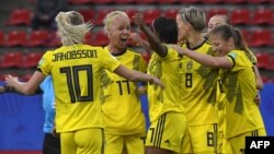 Les joueuses suédoises après un but contre le Chili, France, le 11 juin 2019.