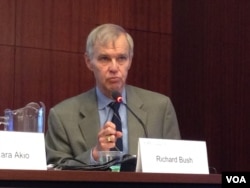 美国布鲁金斯学会东亚政策中心主任卜睿哲 (美国之音钟辰芳拍摄)