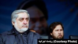 ښاغلی عبدالله وایي "هغه وخت تیر شوی چې څوک په شیرني او کولچو وغولول شي"