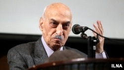 آقای هرمیداس باوند یکی از امضا کنندگان این نامه است. 