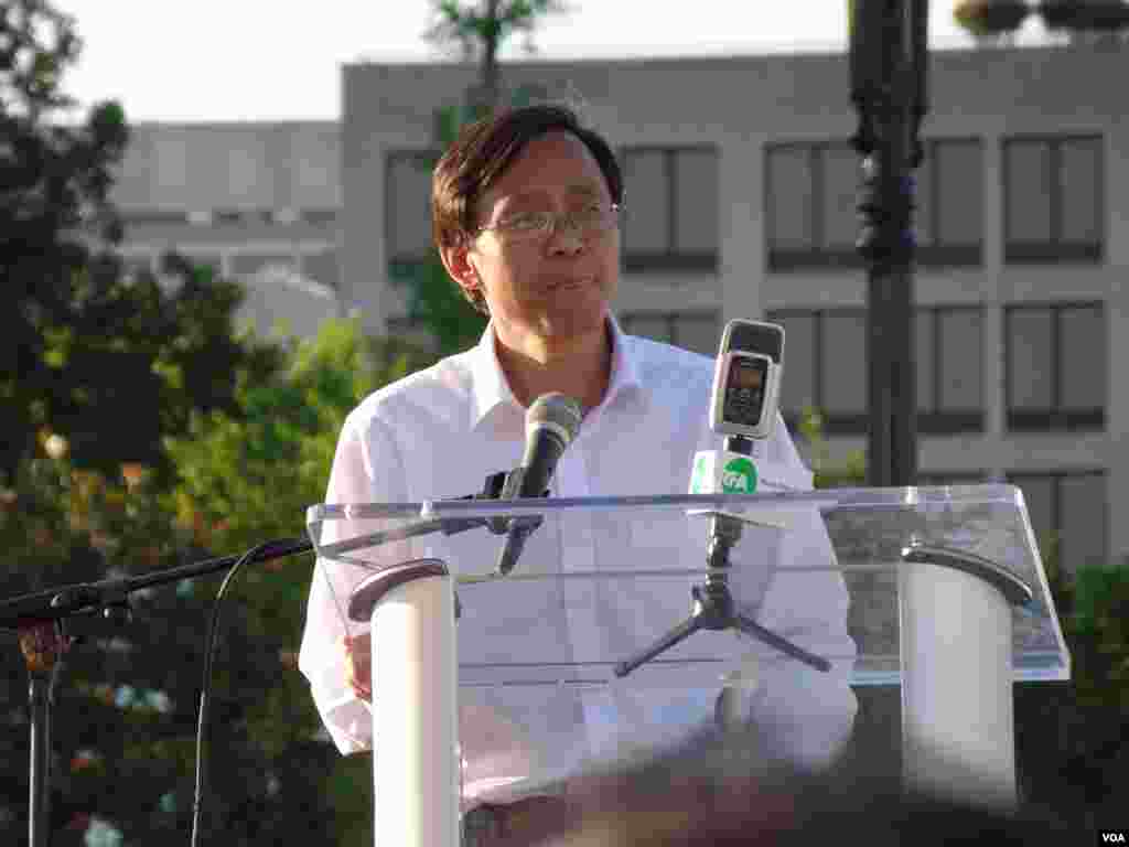 Remember June Fourth commemoration speaker, Chen Qinglin, former Tiananmen Square student leader, Washington, DC, June 1, 2014. (ZhiYuan/VOA)