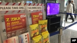 Peringatan perjalanan terkait virus Zika di bandara internasional Kuala Lumpur International Airport di Sepang, Malaysia, 28 Agustus 2016 (Foto: dok). 