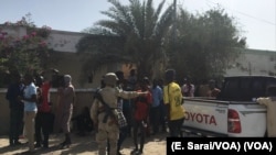 Some voters complained of intimidation, claiming that polling stations in poorer neighborhoods were patrolled by military. (E. Sarai/VOA)