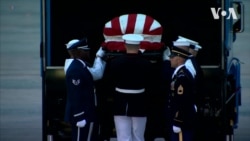 Труну з тілом Джона Маккейна доставили до Вашингтона. Відео