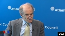 Посол Деніел Фрід