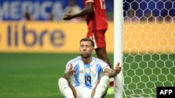 El estado del césped en el estadio Mercedes-Benz tras el partido inaugural de la Copa América generó críticas de ambas selecciones, calificándolo de inadecuado para un torneo de alto nivel.
