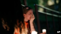 Bdenje za žrtve masovnog ubistva u tržnom centru u El Pasu, Teksasu